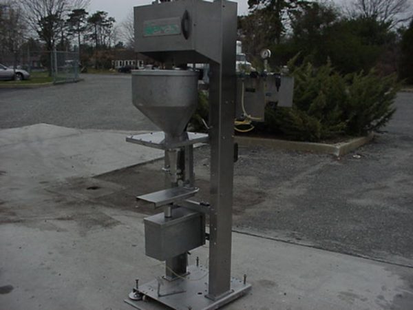 SERAC SEMI-AUTOMATIC WEIGH TYPE LIQUID FILLER