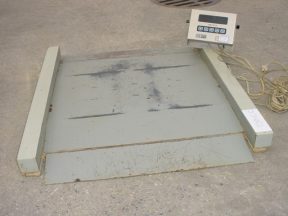 GSE SCALE SYSTEMS MODEL 450 DIGITAL SCALE
